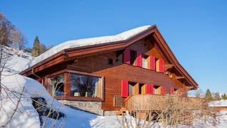 Chalet Fridolin Braunwald: Quand l’ancien épouse le neuf: le «Chalet Fridolin» brille d’un nouvel éclat